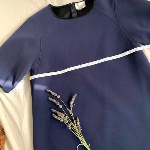 Wilfred Le Fou Scuba Shift Dress - Picture 6 of 8